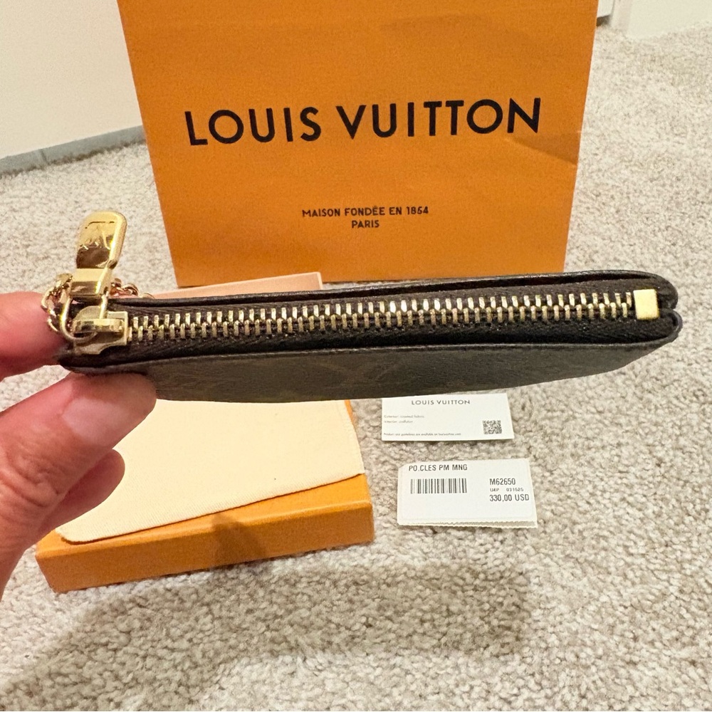 Louis Vuitton Key Pouch - Picture 3 of 11